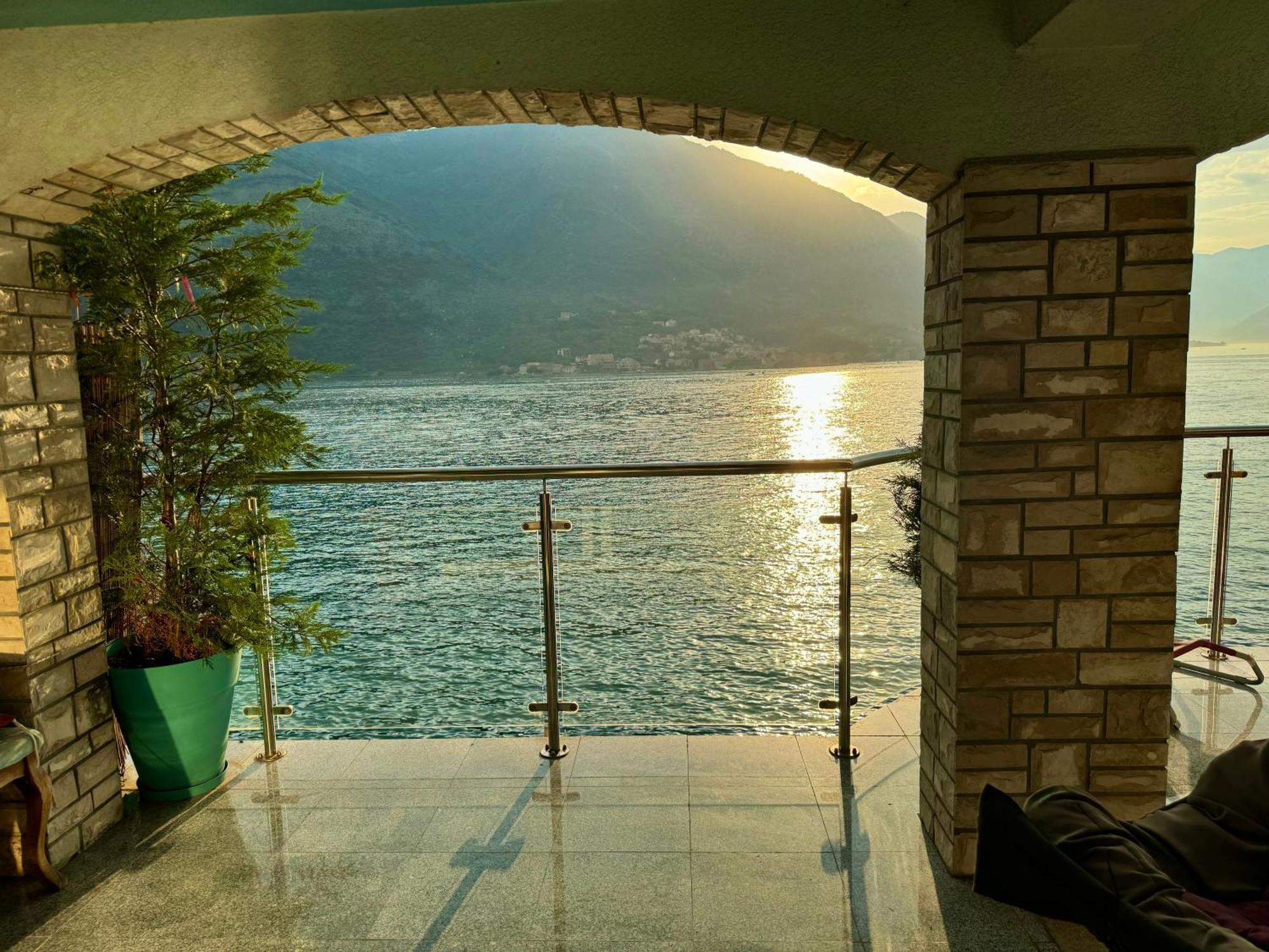 Aparthotel Maxim Kotor Extérieur photo